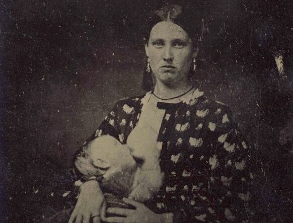 victorian-women-breastfeeding-8.jpg